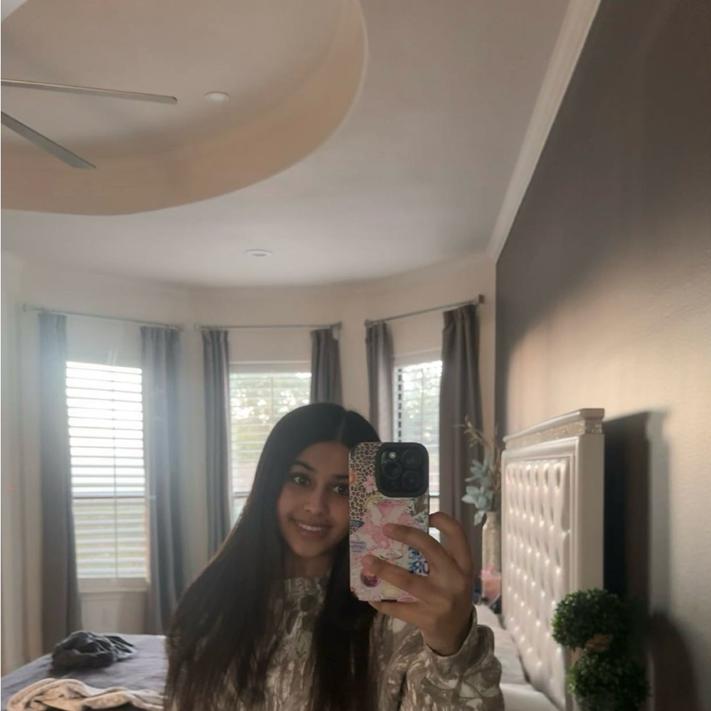 Meet your Posher, Anushay